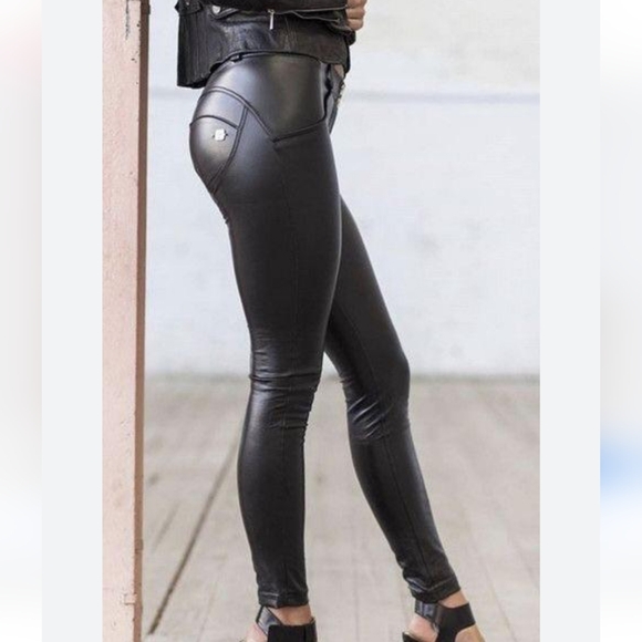 Faux Leather Pants in Size 2XL - Picture 1 of 8